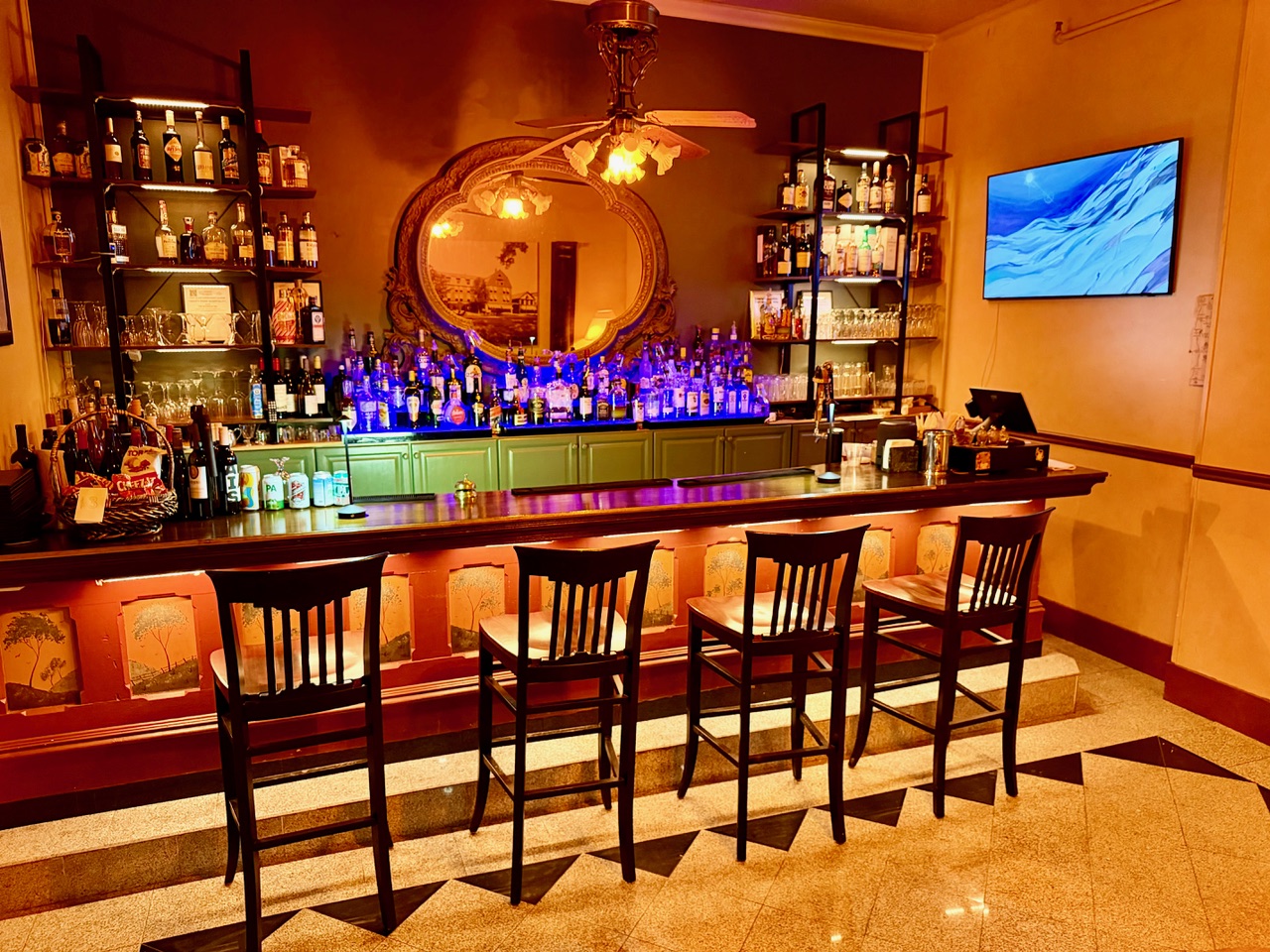 Jacob Simonds Bar service